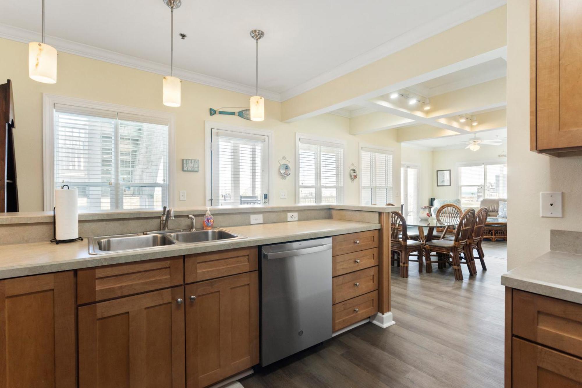 Oceanview 4Br/4Ba Condo, Steps To Beach/Pool Оушън Айл Бийч Екстериор снимка